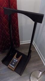 boot jack stand