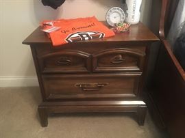 2 Night Stands & Matching Dresser!