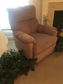 2 Comfy Mauve Rocker/Recliners & Ottoman!