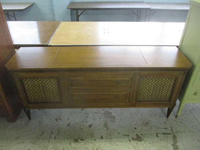 Stereo and record player console