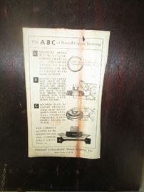 Tag on inside a box of the optical set