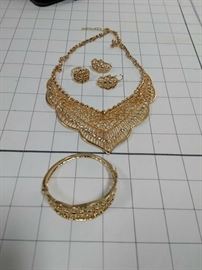 Rose gold necklace, bracelet, expandable ring   https://ctbids.com/#!/description/share/86494