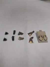 5 sets of earrings  https://ctbids.com/#!/description/share/86399