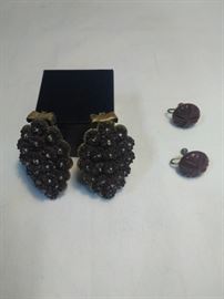 vintage glass shoe clips and one pair of Bakelite earrings https://ctbids.com/#!/description/share/86413