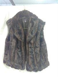 faux fur vest , Investments, 2X https://ctbids.com/#!/description/share/86444