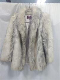 vintage faux fur jacket, Avec tu https://ctbids.com/#!/description/share/86445