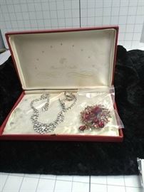 Broach and necklace with pair of earings      https://ctbids.com/#!/description/share/86454