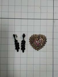 Vintage pink crystal brooch and black stone clip earrings https://ctbids.com/#!/description/share/86473
