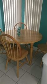 solid wood kitchen table & 4 chairs