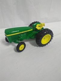  John Deere metal toy tractor number to 2606   https://ctbids.com/#!/description/share/86547