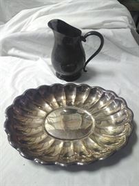 Vintage metal tray and metal pitcher https://ctbids.com/#!/description/share/86548