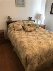 QUEEN BED ROOM SET