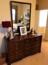 Beautiful Henredon dresser