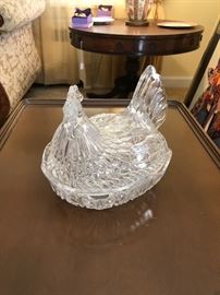 Large Chrystal hen dish