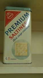 Vintage saltine container