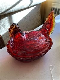Amberina glass hen on a nest