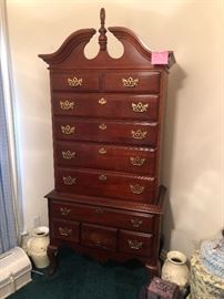 Mahogany Gentlemans chest