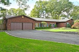 Holtsville
