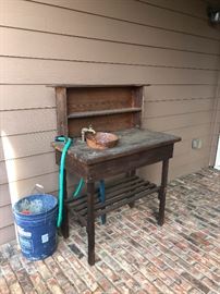 old outdoor wash table