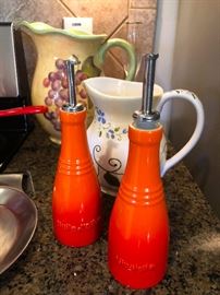 Le Creuset oil and vinegar set