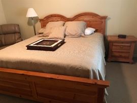 Broyhill king bedroom suite