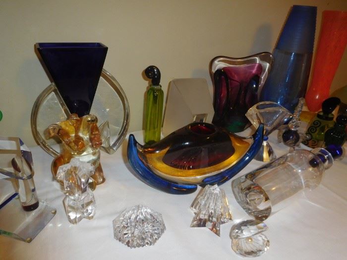 Several signed art glass pieces