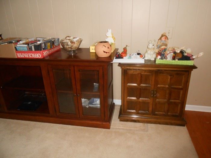 Narrow 2/door cabinet
