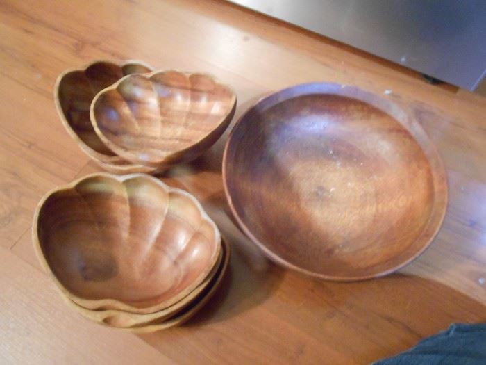 Salad set of 8 salads & 1 large bowl