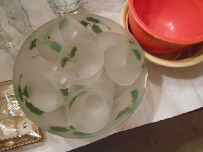 Eggnog bowl and cups