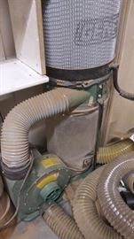 General International dust collector with hose