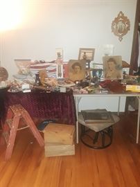 Lots of collectibles, cute metal ladder.