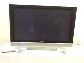 MD06Q 41 Panasonic Viera TV with Remote