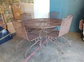 MD94Mw Wrought Iron Patio Set