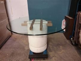 MD95wM Plaster and Glass Table