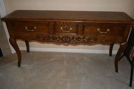BEAUTIFUL SOFA TABLE