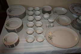 FLINTRIDGE CHINA SET