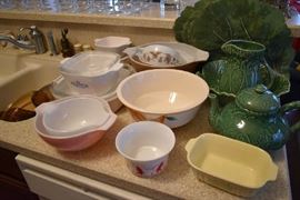 KITCHENWARE-PYREX