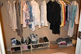 WOMEN’S CLOTHING-SIZE PETITE SMALL TO MEDIUM