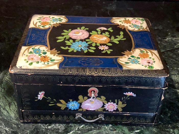Small trinket box, hand painted, antique 