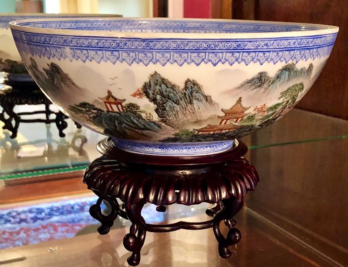 Chinese Eggshell Porcelain Hand Painted Bowl on Stand