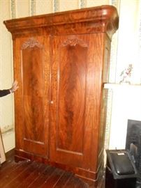 Mitchell & Rammelsberg Armoire