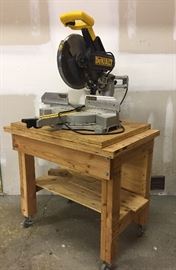 DeWalt 12" Sliding compound miter saw