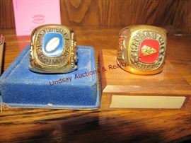 4 pcs: Longaberger 1995 basket, brass mailbox door2 heavy Extra Large rings - NFL Alumni & KC Chiefs 