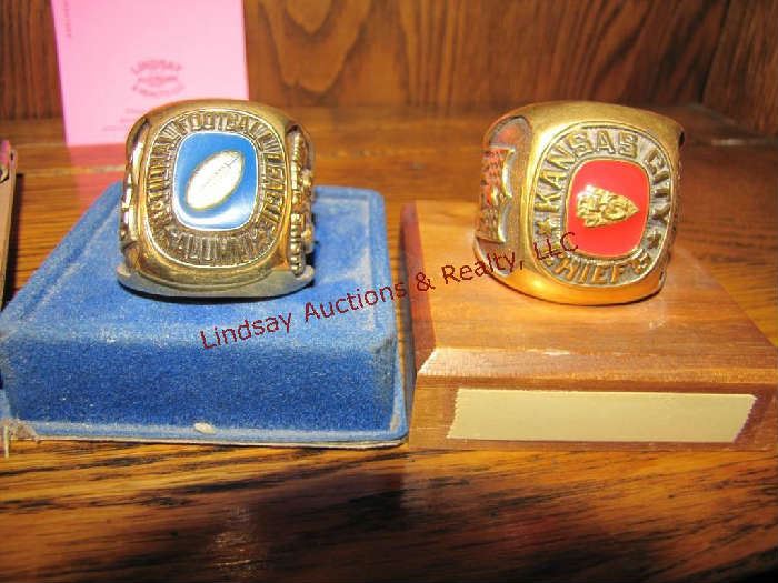 4 pcs: Longaberger 1995 basket, brass mailbox door2 heavy Extra Large rings - NFL Alumni & KC Chiefs 
