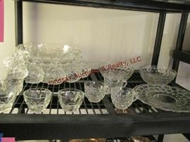 23 pcs: 14 pc punch bowl set, 3 custard cups,3 punch glasses, platter & 2 serving bowls