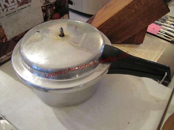 Micro Magic pressure cooker (no guage)
