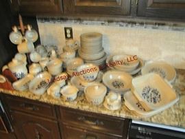 Approx 90 pcs Pfalzgraff dish set
