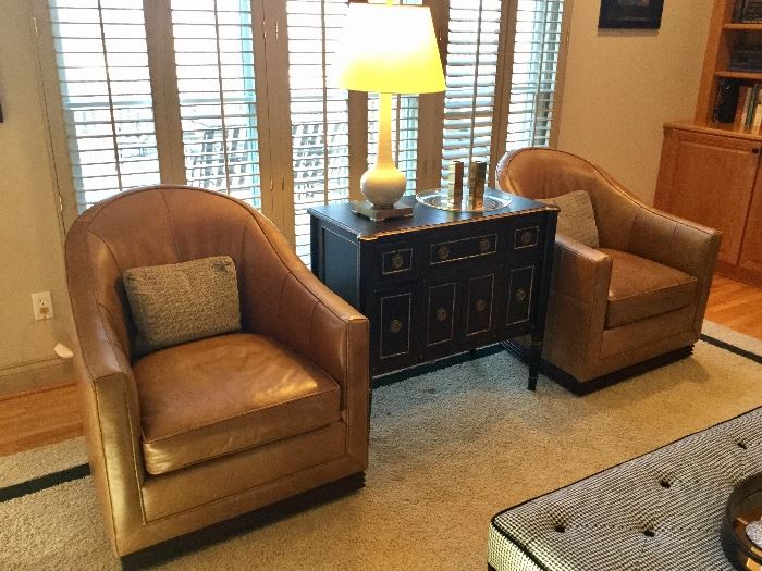 Stunning leather, swivel club chairs. Excellent condition! 