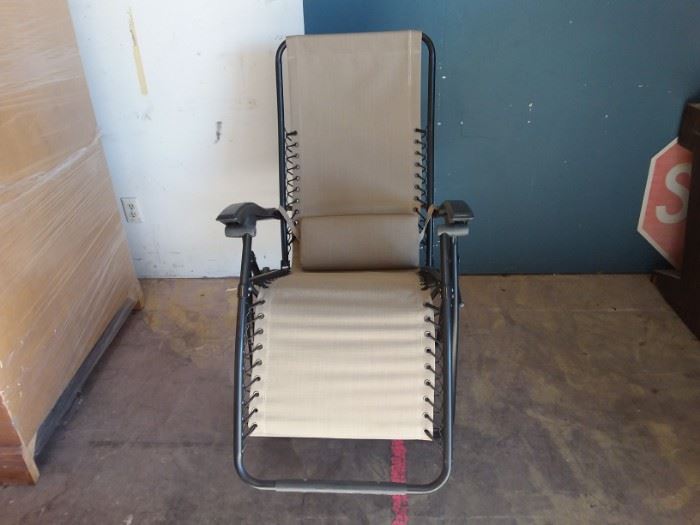 EB953  Folding Gravity Chair
