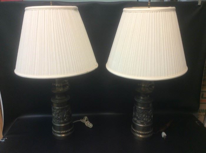 EB806G Pair of Vintage BronzeColored Lamps